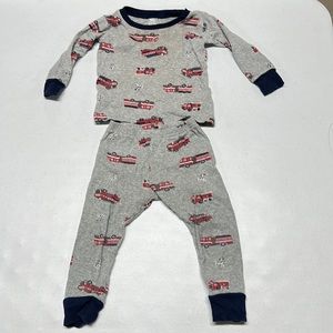 😍 3 for $15 😍 Boys Carter’s shirt & pants pajama set - sz 18M - Firetrucks